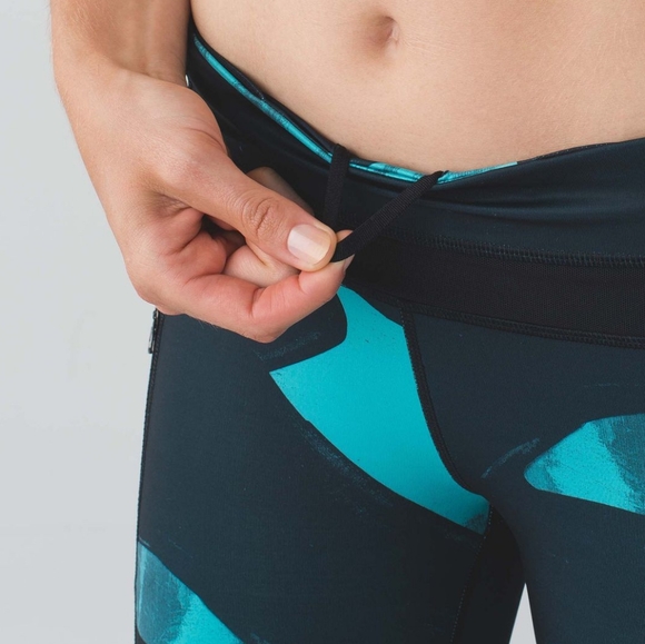 Lululemon Inspire Tight II *Full-On Luxtreme (Mesh) size 4 23" - Picture 4 of 9